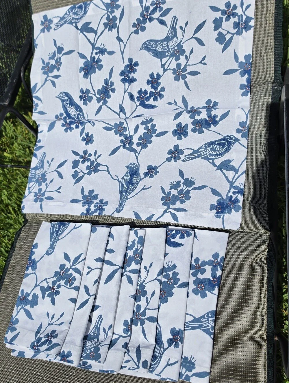 NEW 8 White/Blue Birds Cotton Napkins